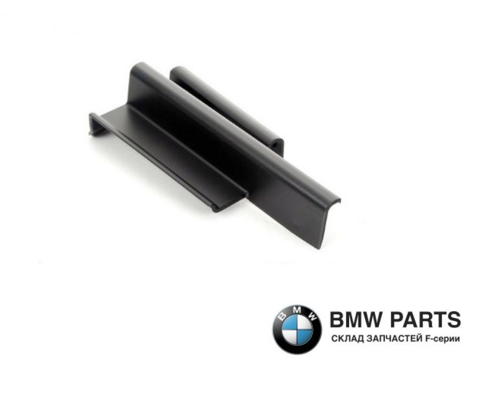 7007697 | Накладка направляючої переднього сидіння L