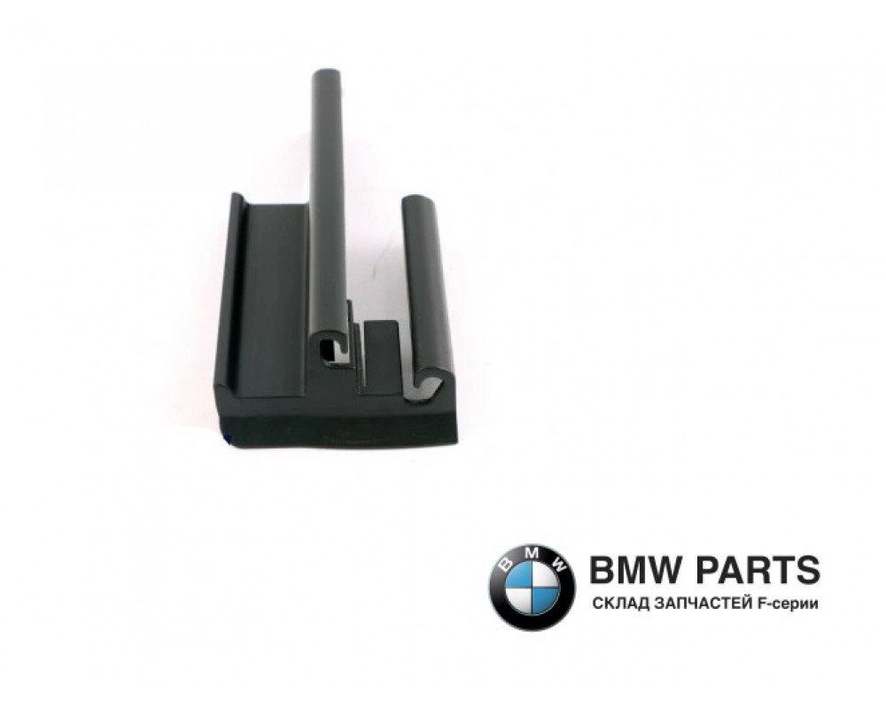 7007698 | Накладка направляючої переднього сидіння R