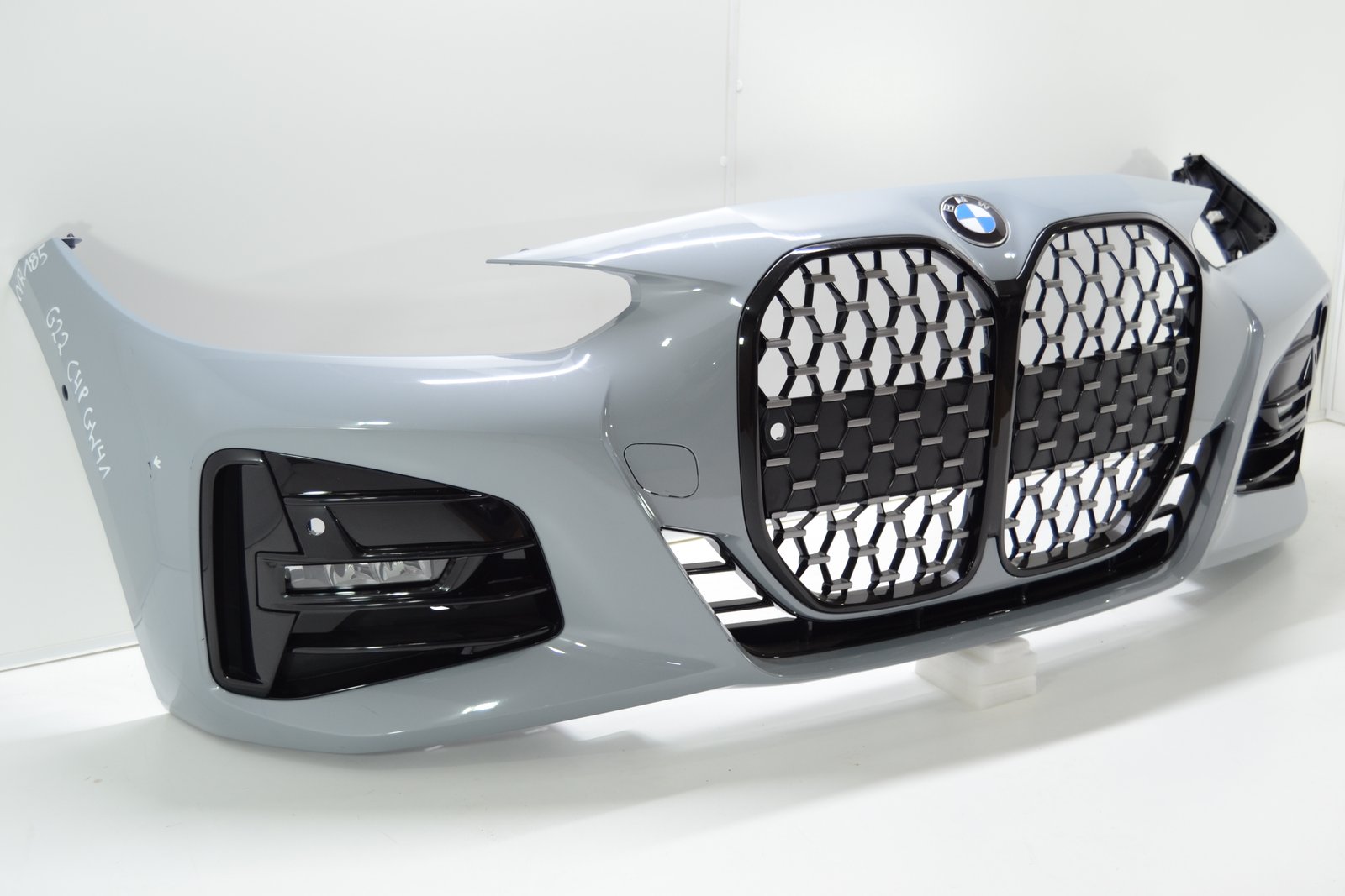 7222565 Бампер передній bmw G22 (колір c4p) EU