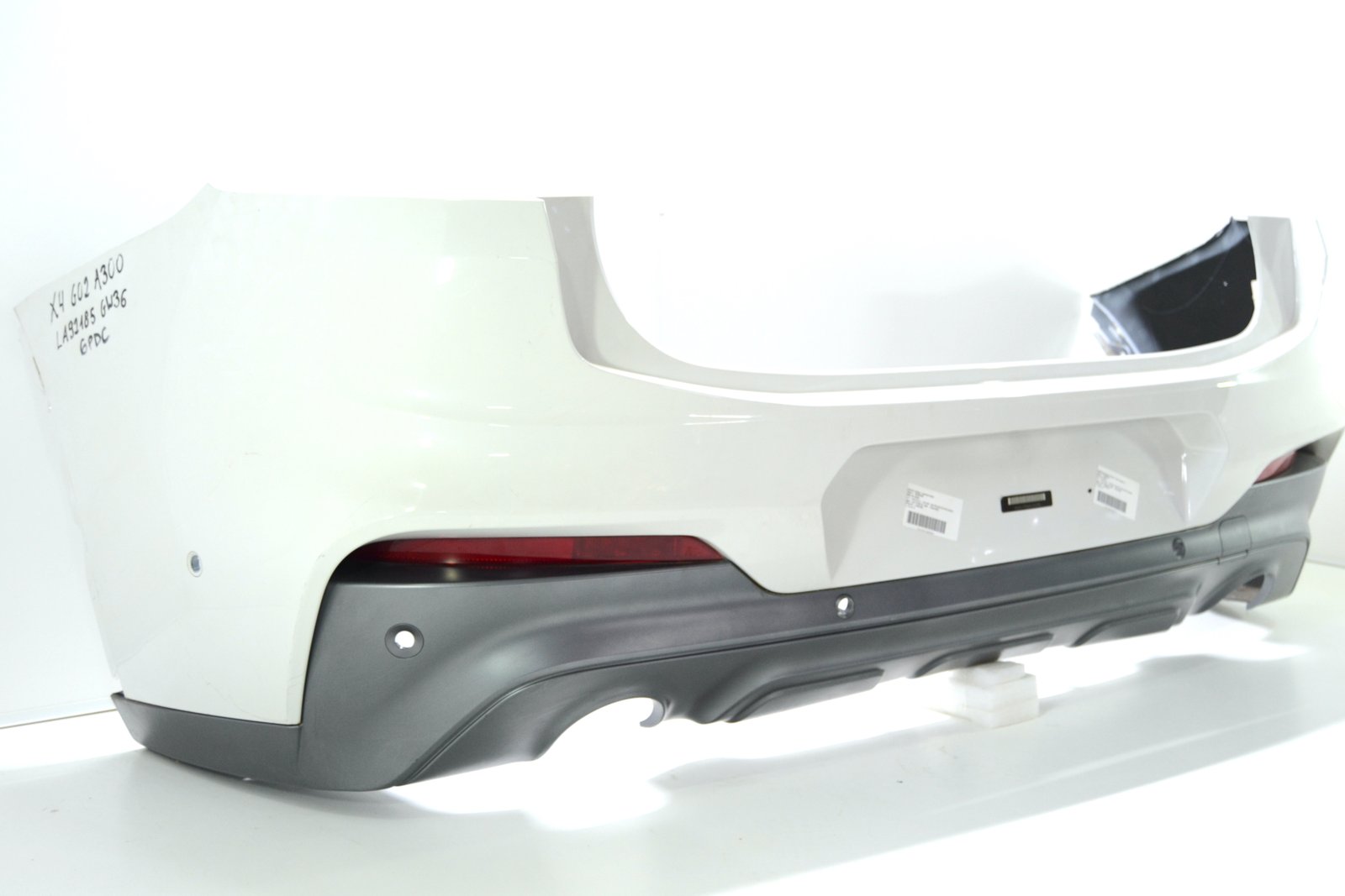 8065124 8072795 Бампер задній bmw X4 G02 (колір a300)