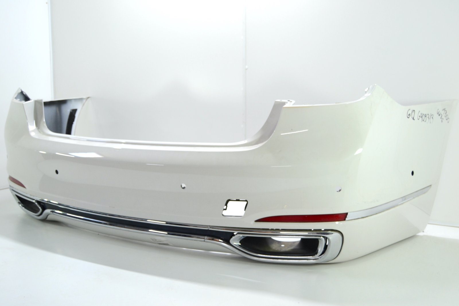 7087259 7357124 7357149 Бампер задній bmw G11 (колір a300)