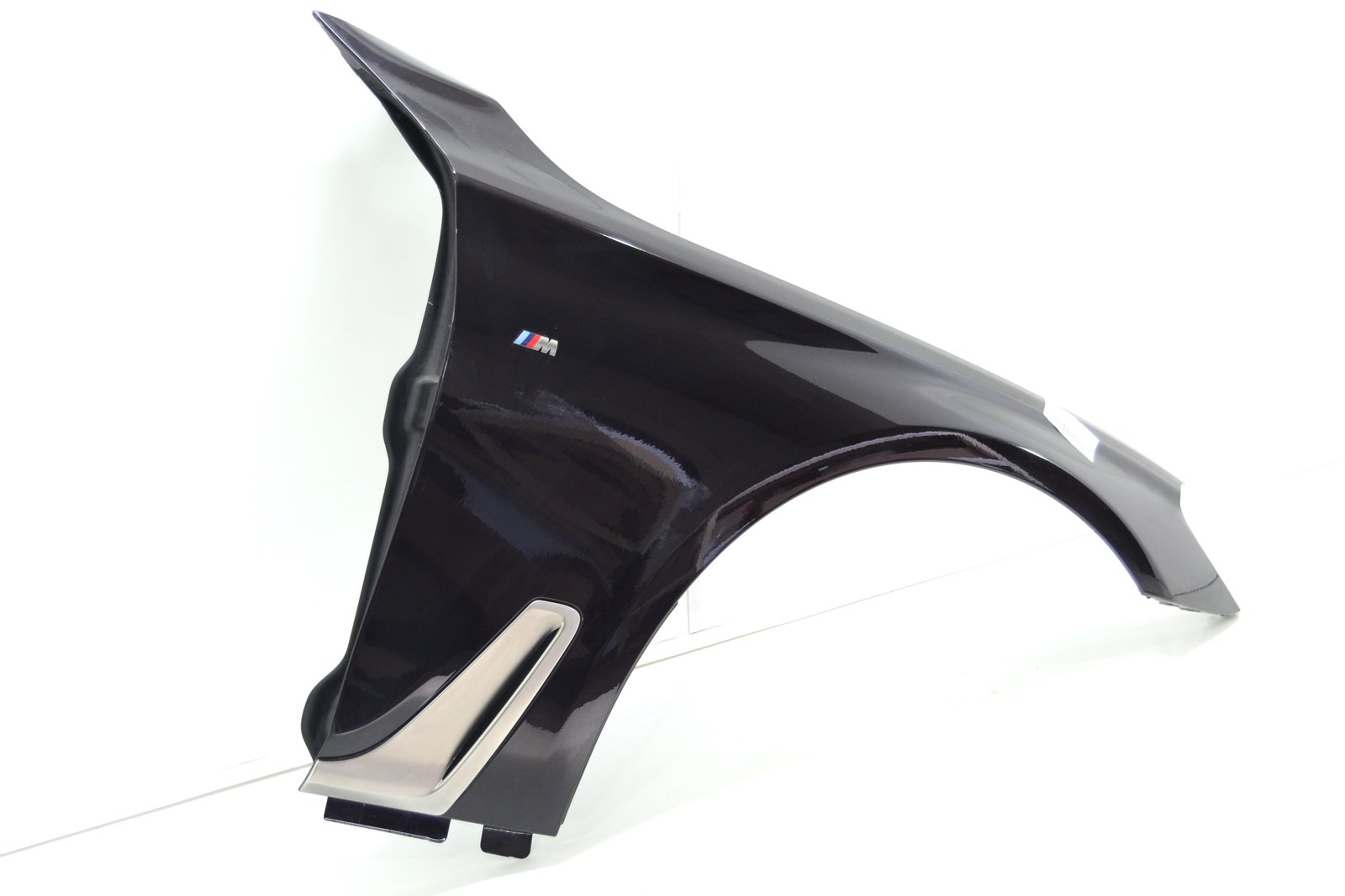 7427514 Крило переднє праве bmw G11 G12 (колір x03)