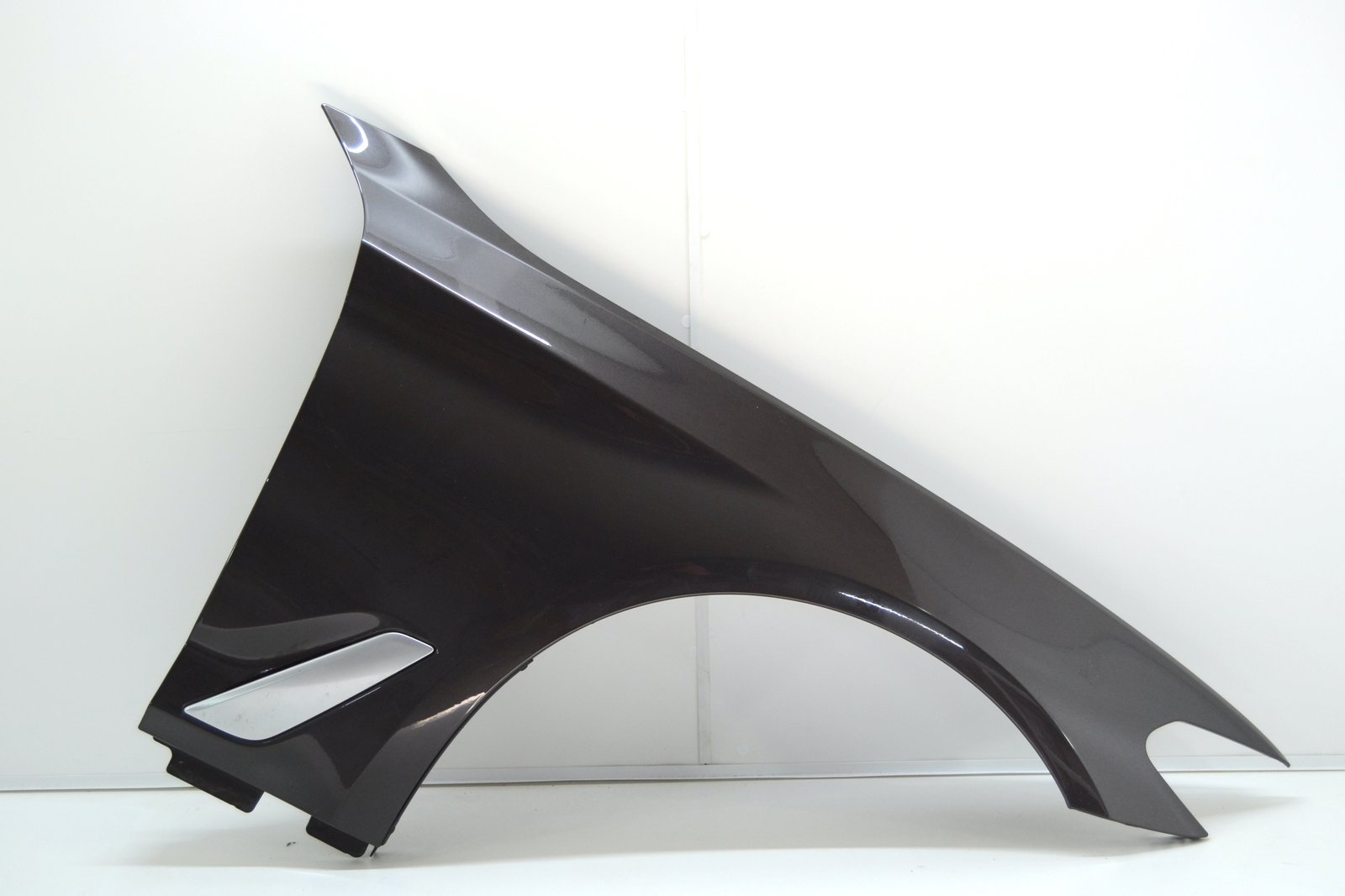 7443688 Крило переднє праве bmw G30 G31 (колір b65)