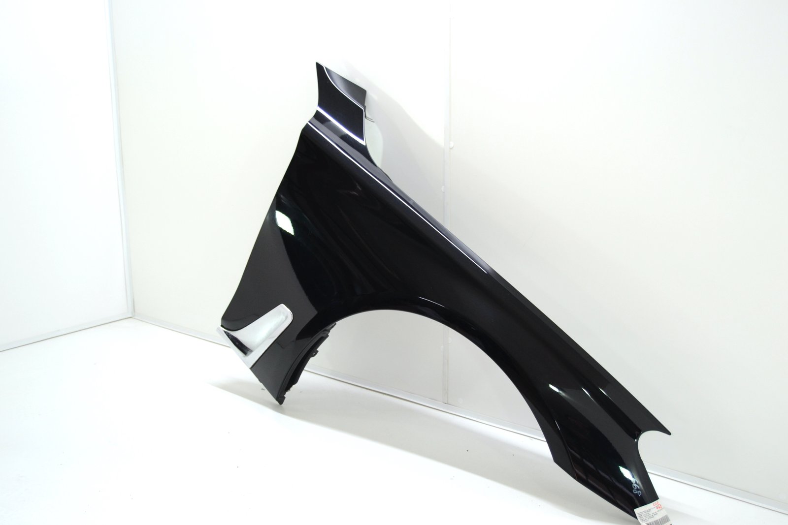 7427514 Крило переднє праве bmw G11 G12 (колір 668)