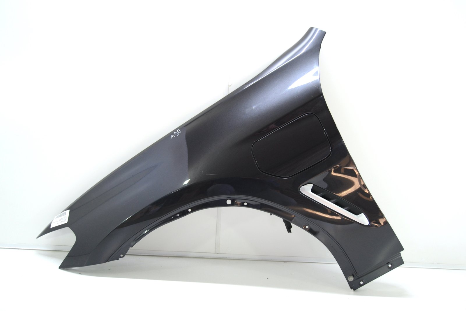 7930977 Крило переднє ліве bmw G01 G02 HYBRID (колір a90)