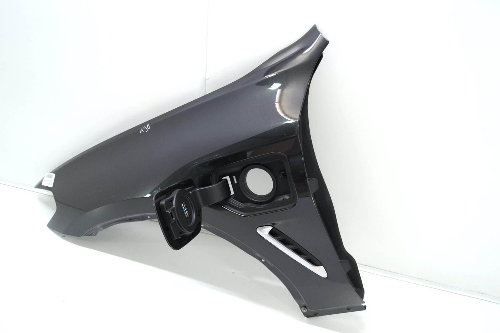 7930977 Крило переднє ліве bmw G01 G02 HYBRID (колір a90)