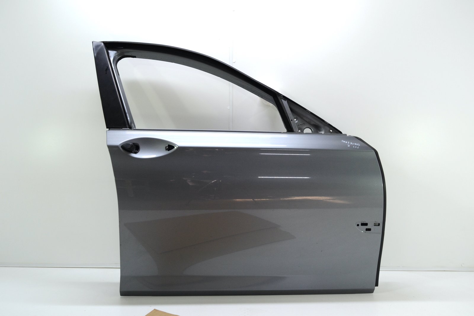 7203978 7204504 Двері передні праві bmw F01 F02 (колір a52)