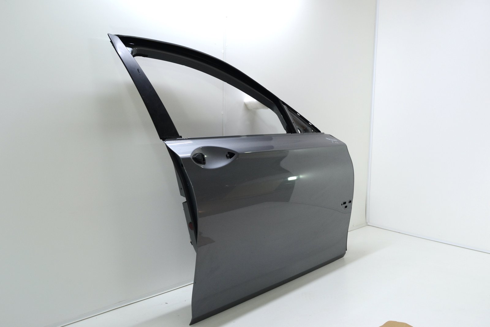 7203978 7204504 Двері передні праві bmw F01 F02 (колір a52)