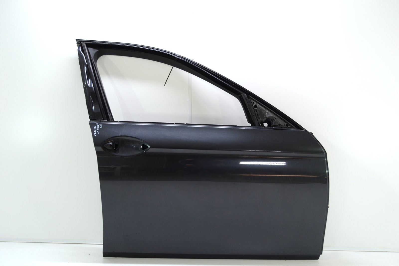 7206108 Двері передні праві bmw F10 (колір a90)