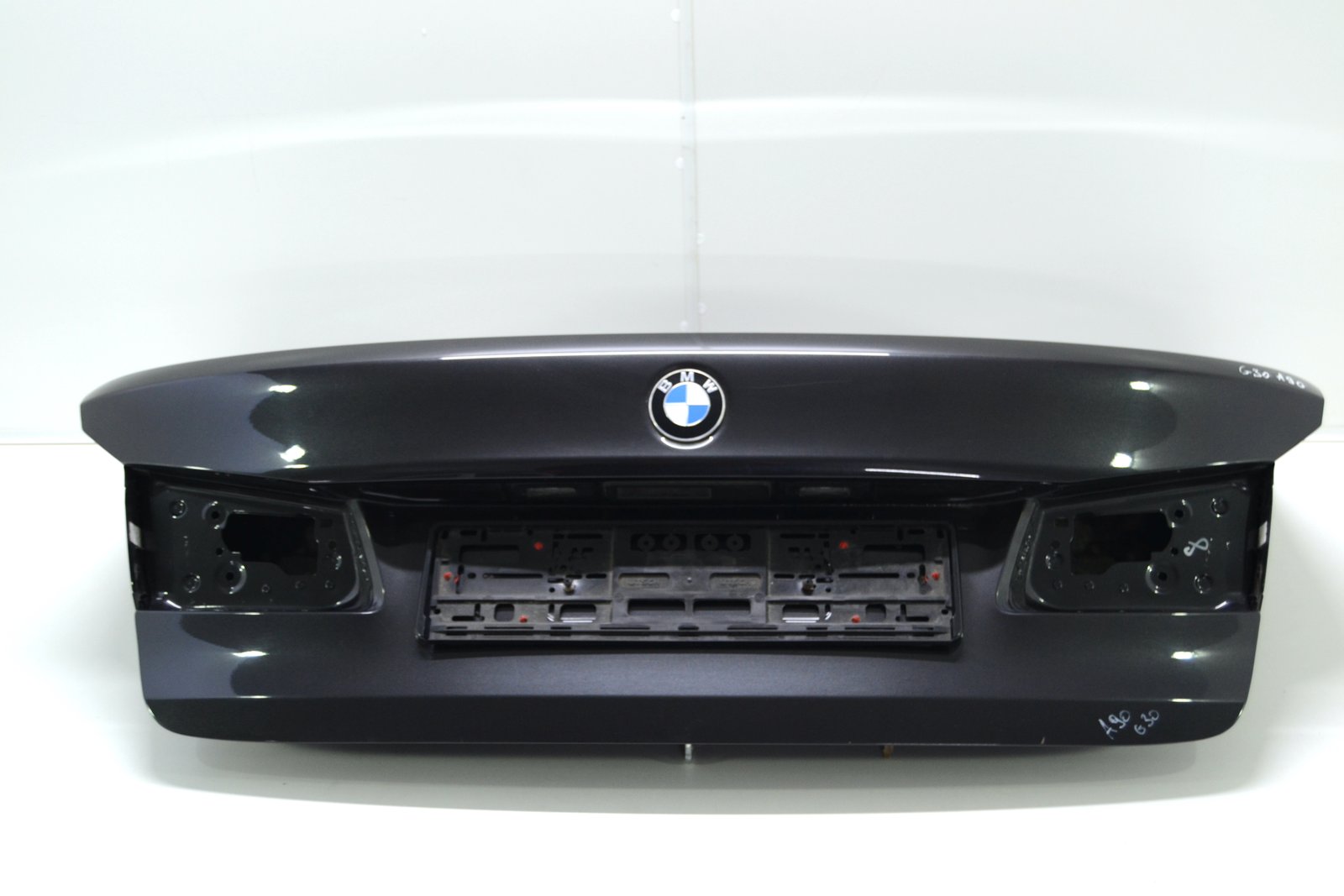 7440695 7454262 Кришка багажника bmw G30 (колір a90)