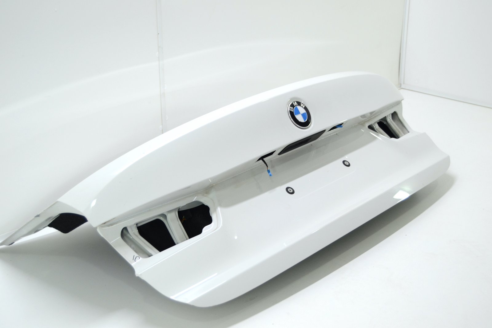 7455942 Кришка багажника bmw G20 (колір a300)