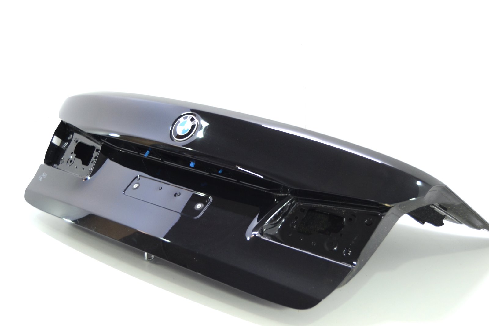 7440695 7454262 Кришка багажника bmw G30 (колір 475)