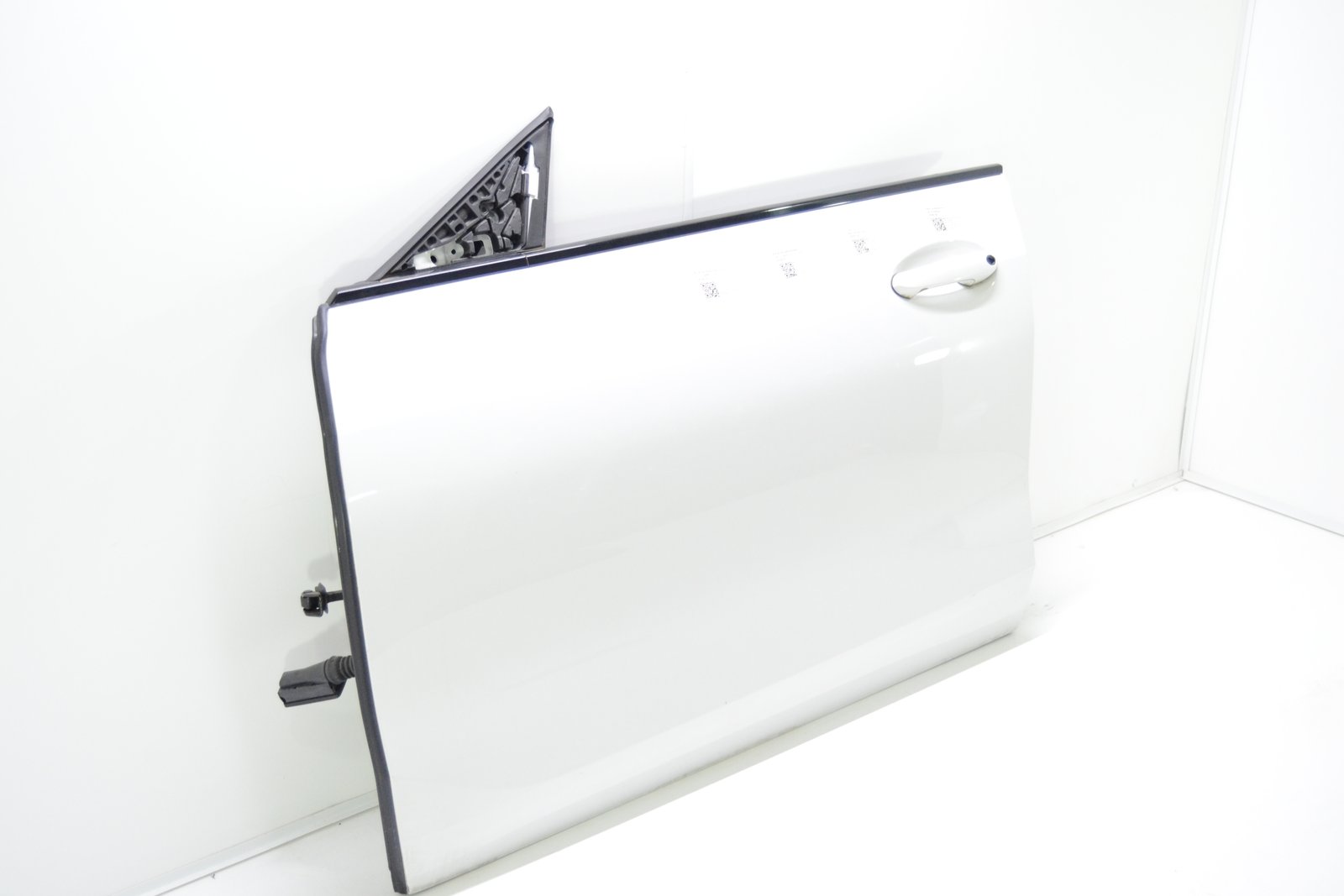 7482645 Двері передні ліві bmw G32 (колір а300)