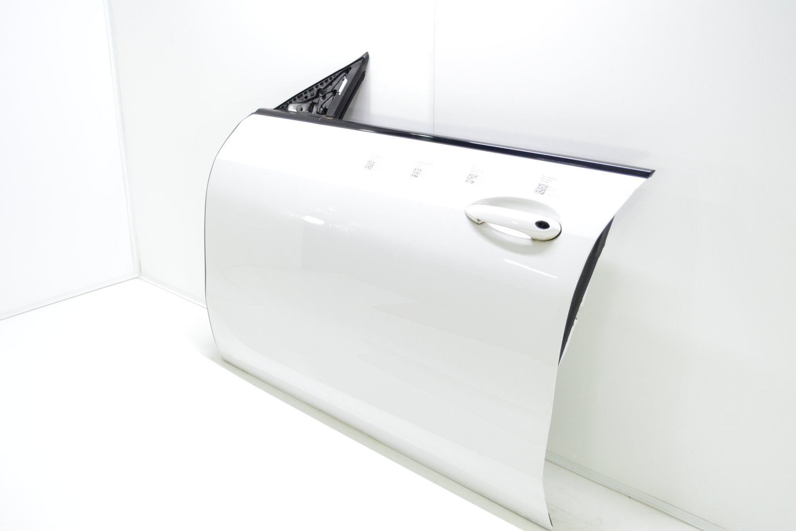 7482645 Двері передні ліві bmw G32 (колір а300)