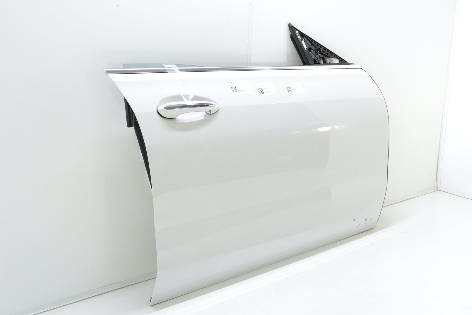 7482646 Двері передні праві bmw G32 (колір а300)