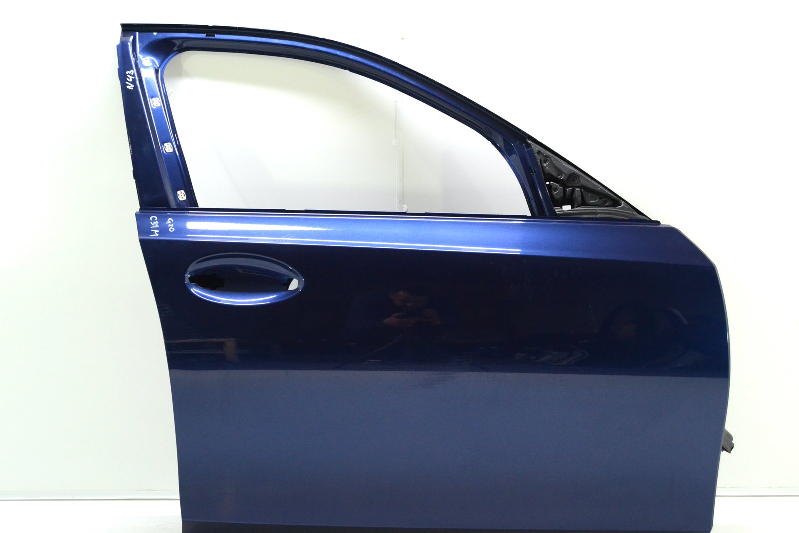 7482276 Двері передні праві bmw G20 (колір c1m)
