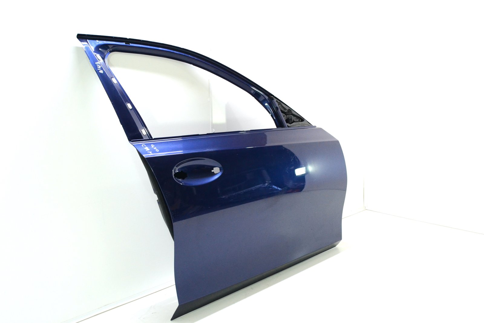 7482276 Двері передні праві bmw G20 (колір c1m)