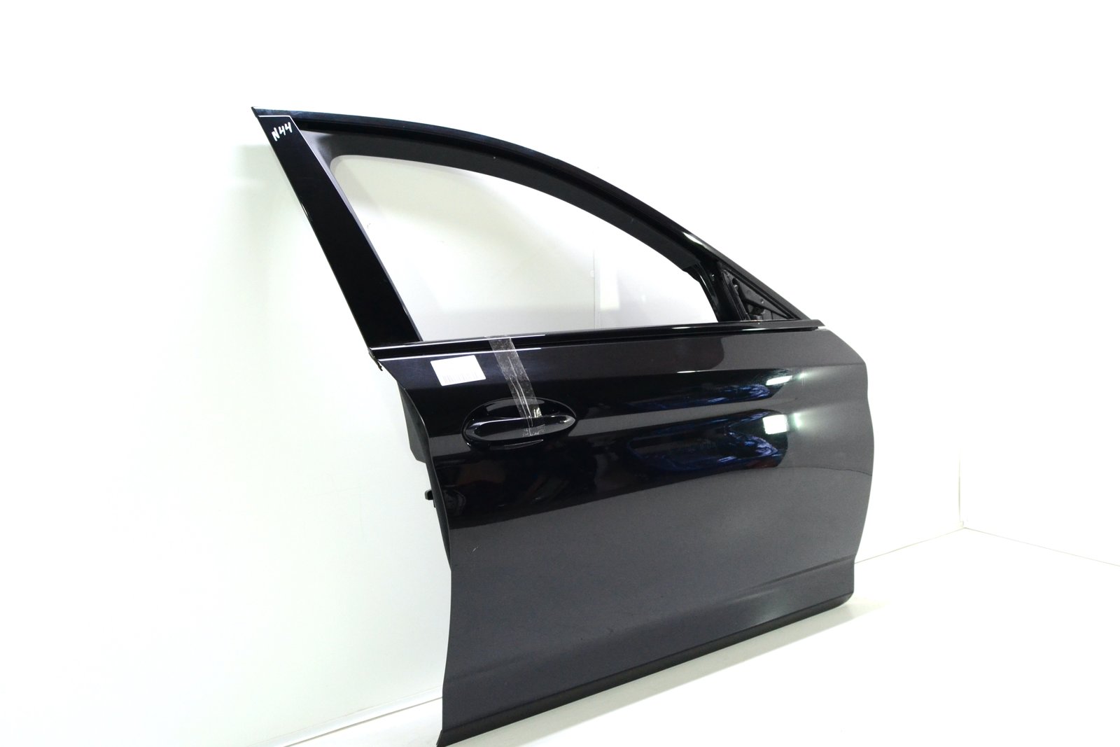 7408962 Двері передні праві bmw G30 G31 (колір 475)