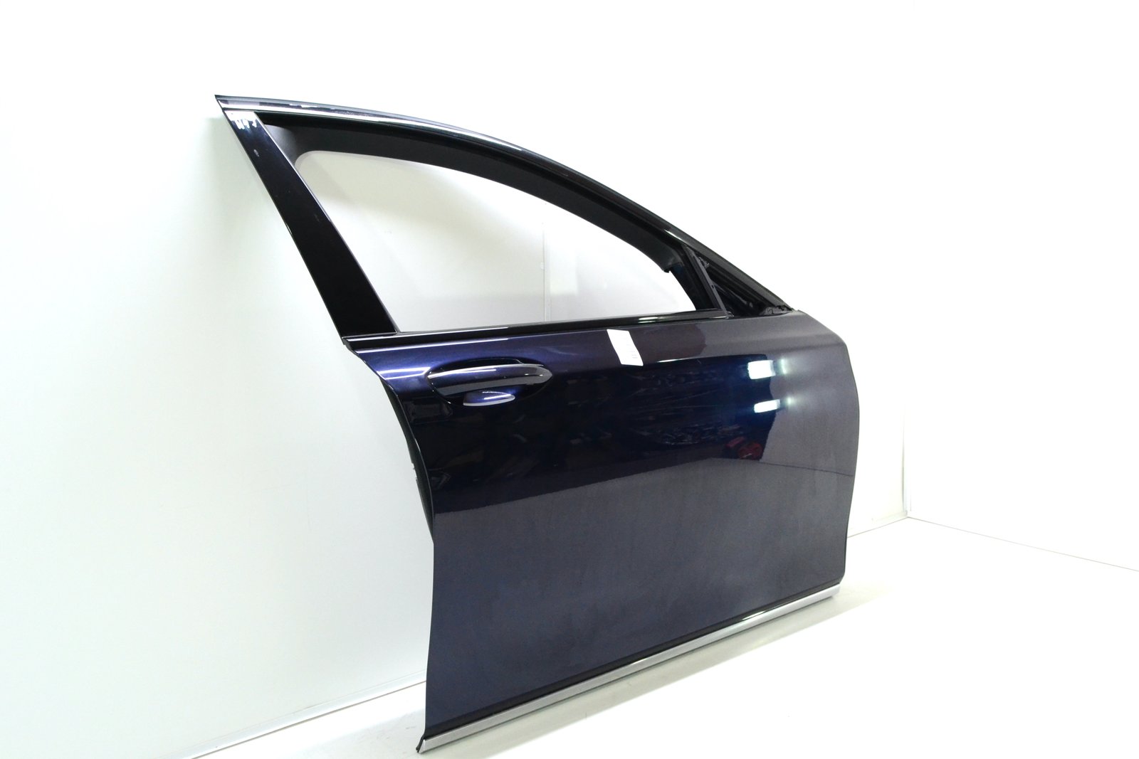 7423700 Двері передні праві bmw G11 G12 ( колір a89)