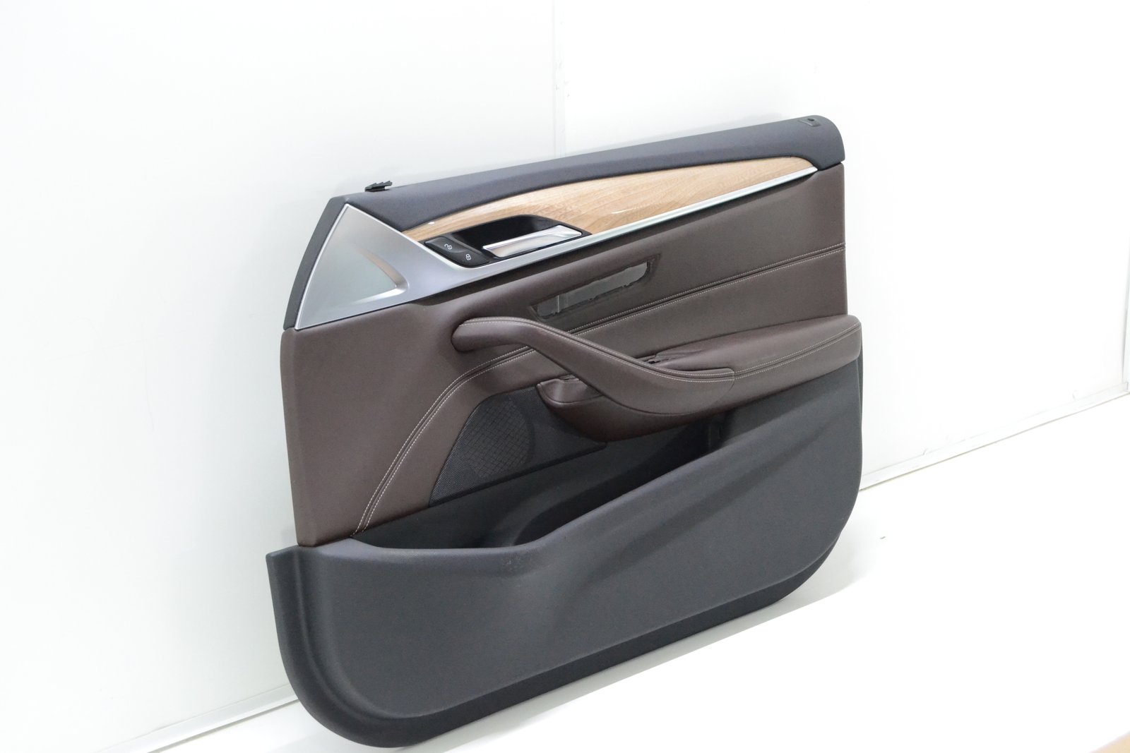 Карта дверей передня права bmw G30 G31 (brown nappa, embient)