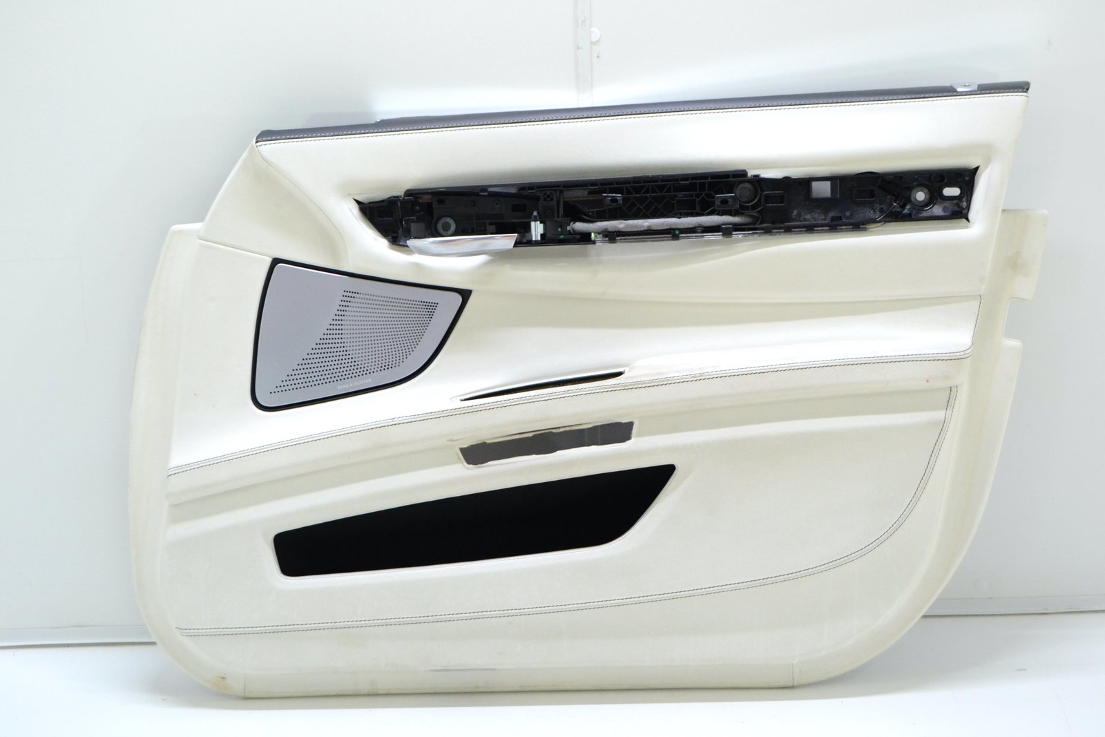 Карта дверей передня права bmw F01 (white nappa)