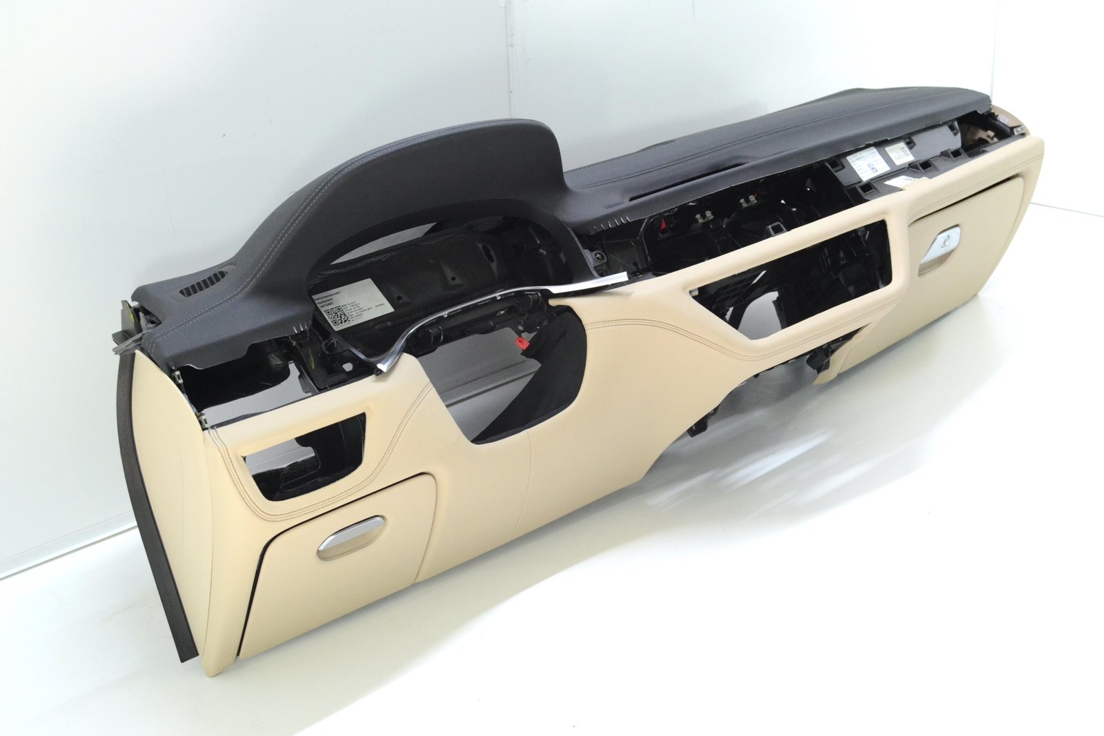 9320448 Торпедо bmw G11 G12 schwarz, camberrbe (without hud)