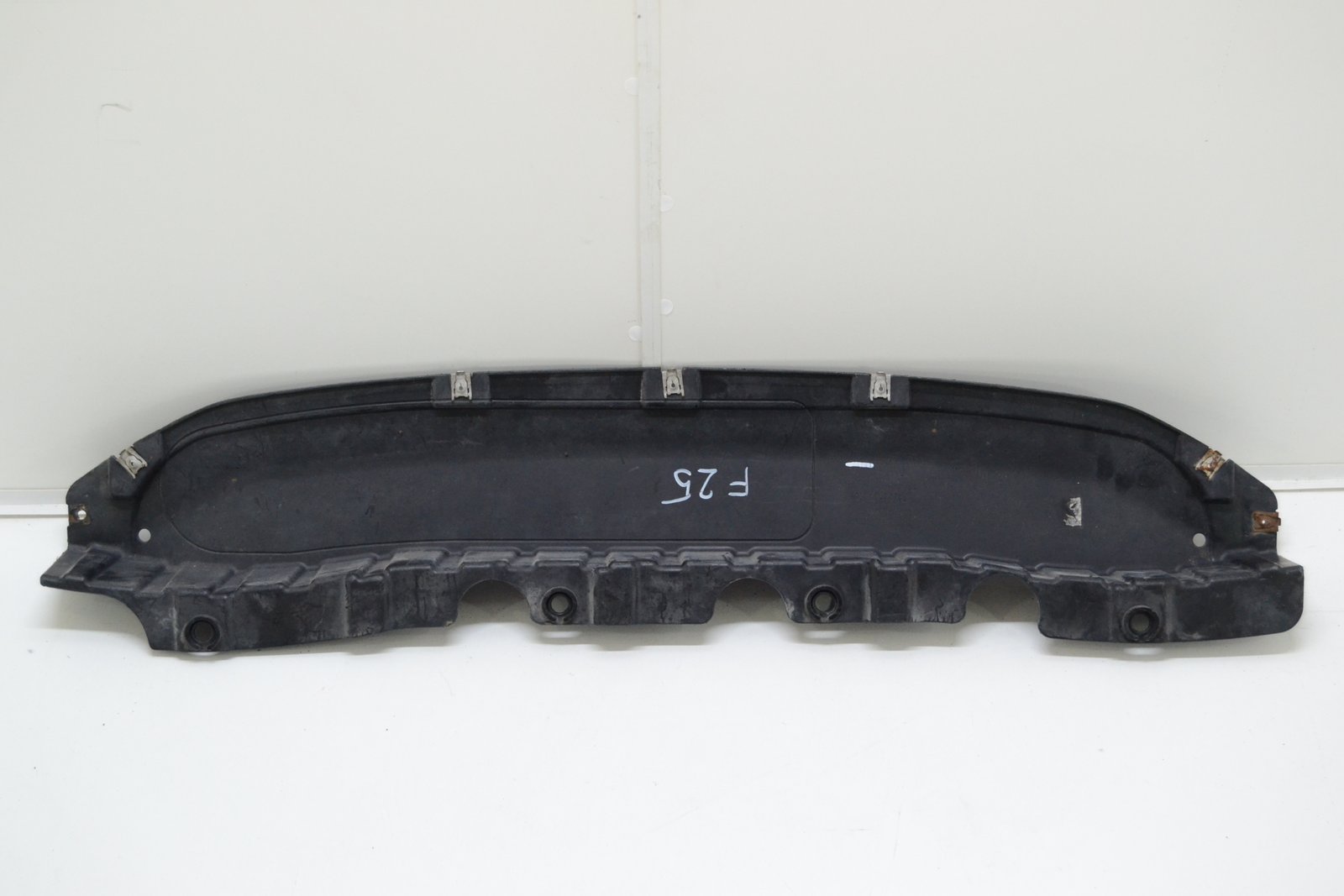 7237453 Захист bmw F25