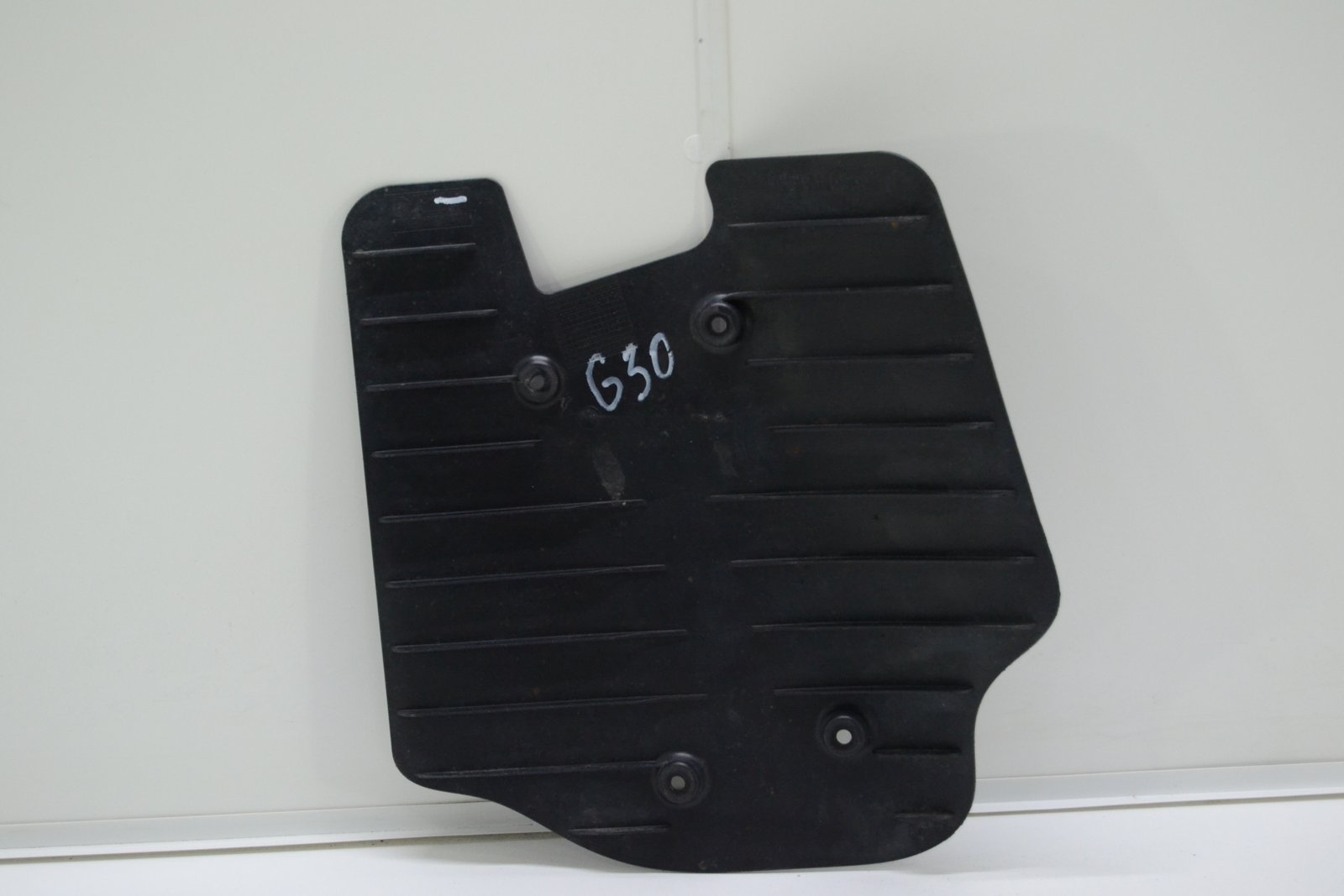 6861144 Захист bmw G11 G30 G15 G16