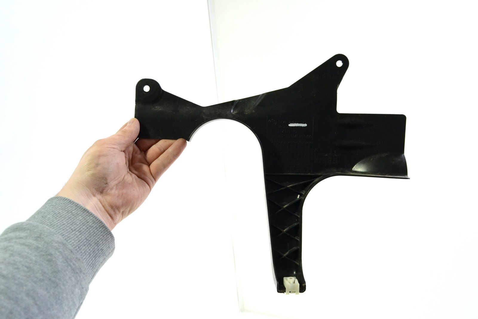 7428171 Кронштейн бампера bmw G20 G21