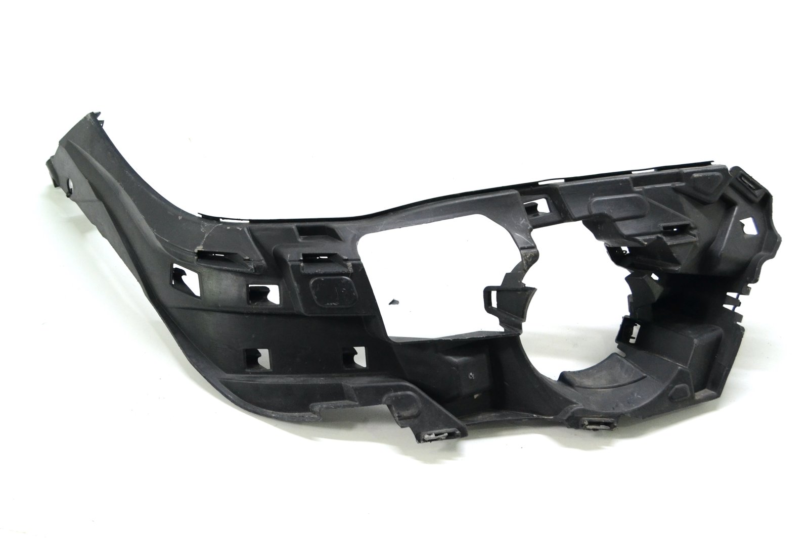 8054018 Кронштейн бампера bmw F15 