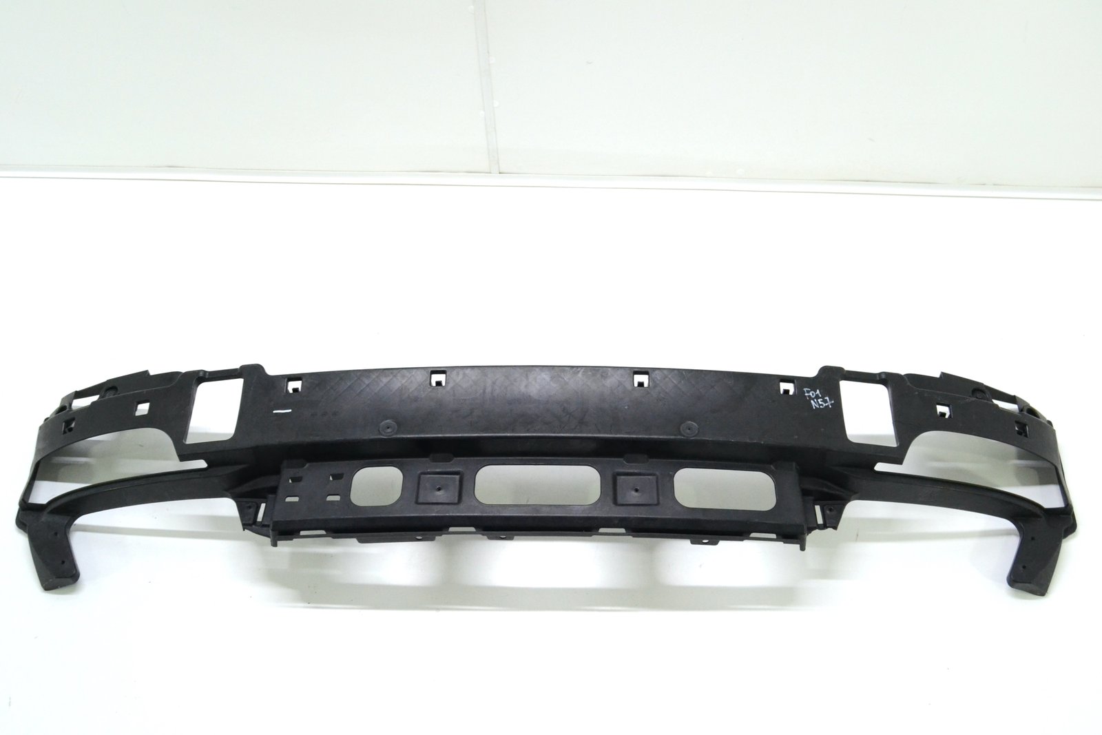 7186826 Кронштейн бампера bmw F01 F02 F04