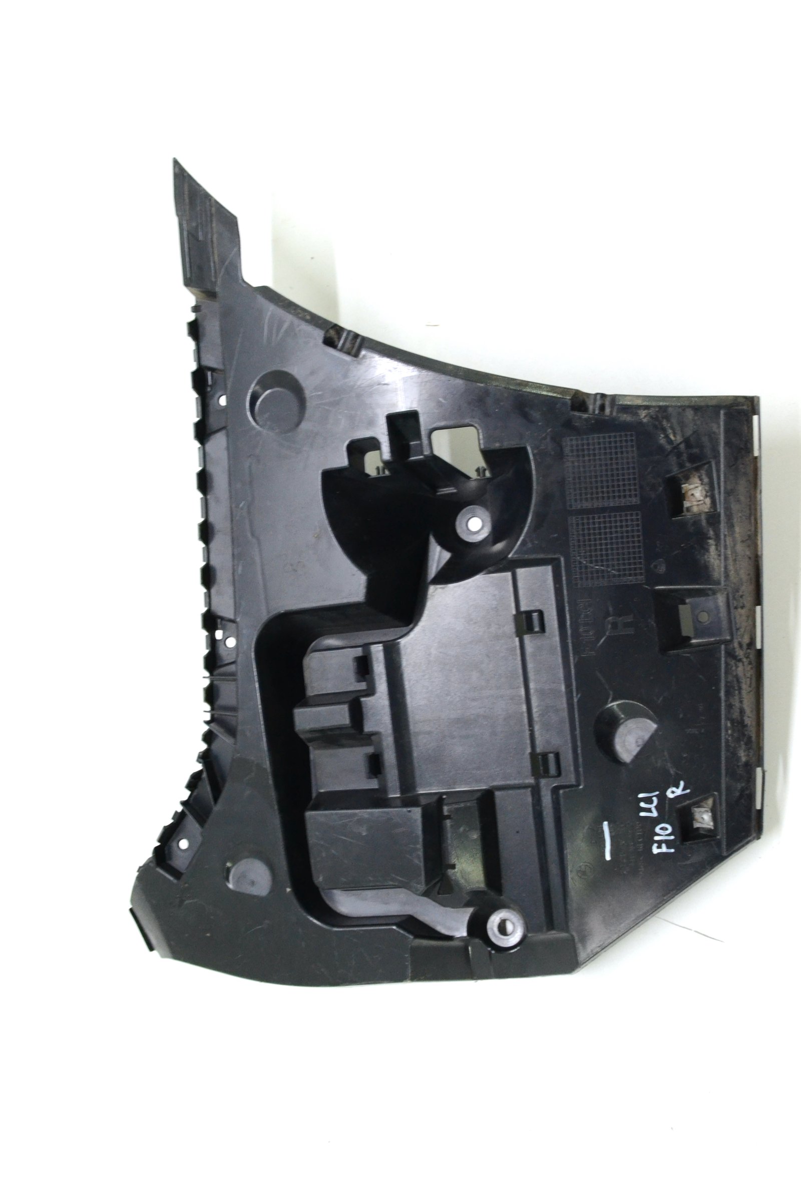 7331608 Кронштейн бампера bmw F10 lci