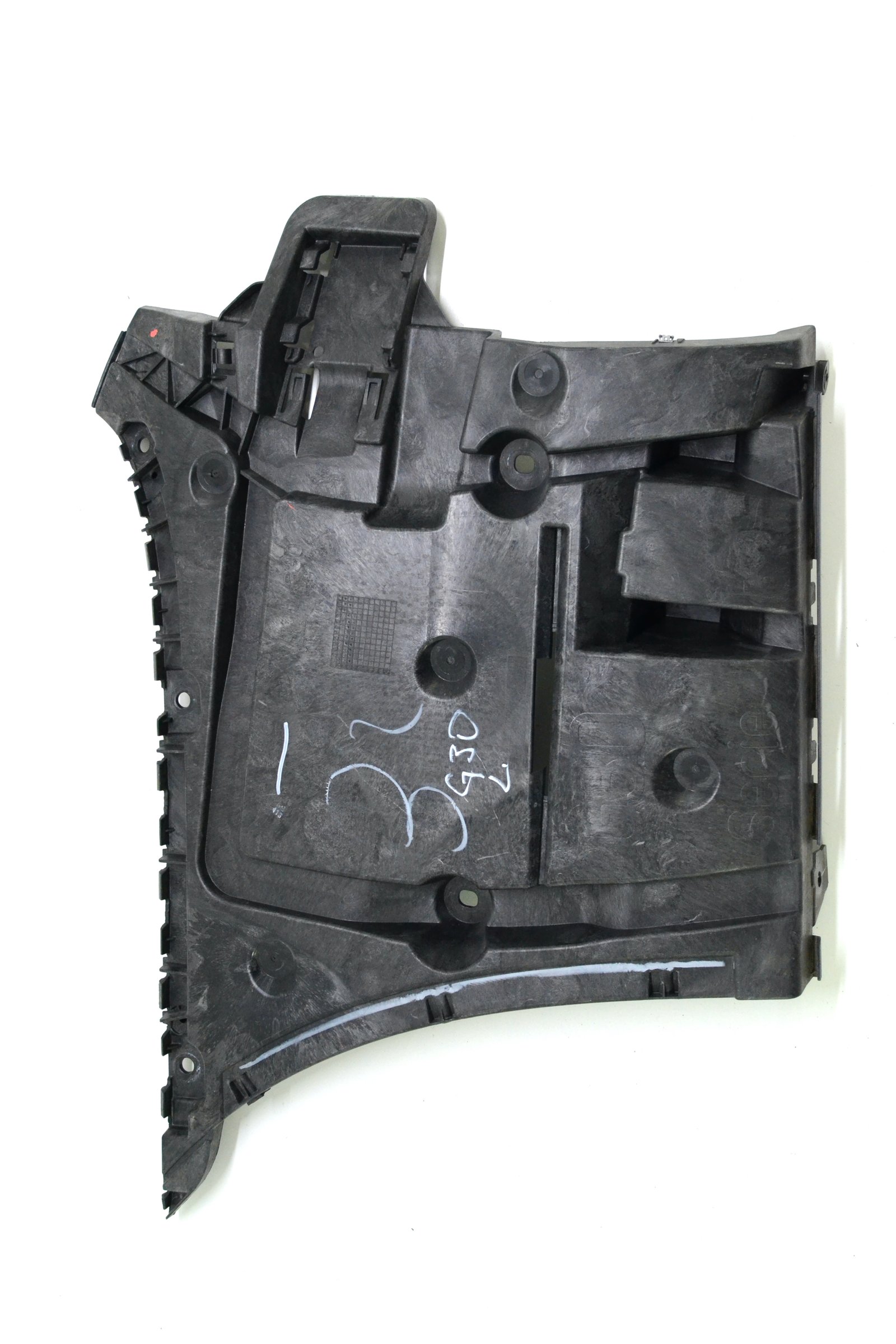 7387299 Кронштейн бампера bmw G30