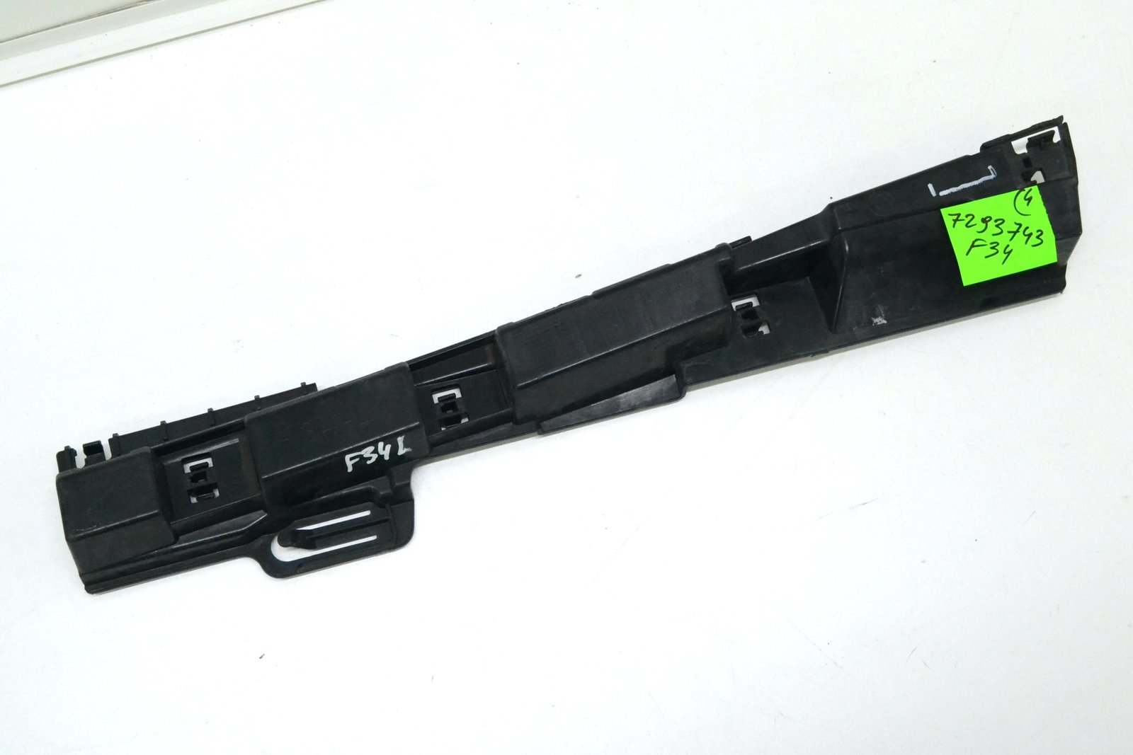 7293743 Кріплення порога bmw F34