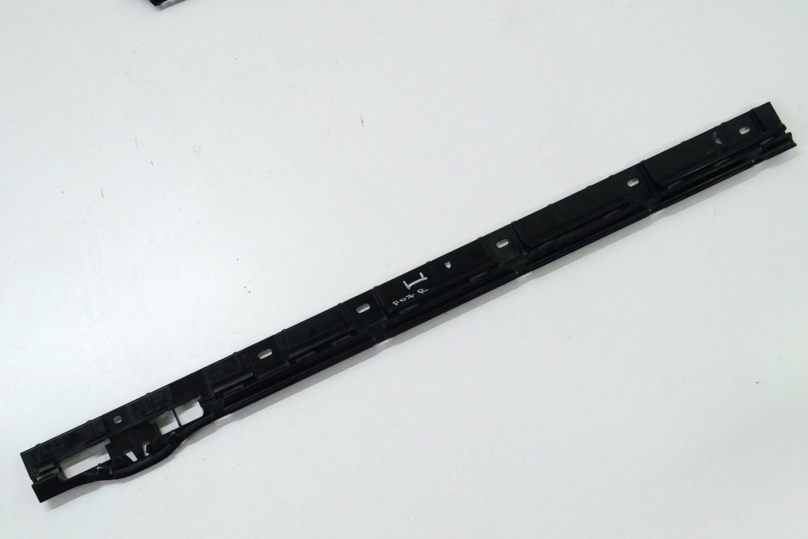 7201256 Кріплення порога bmw F07