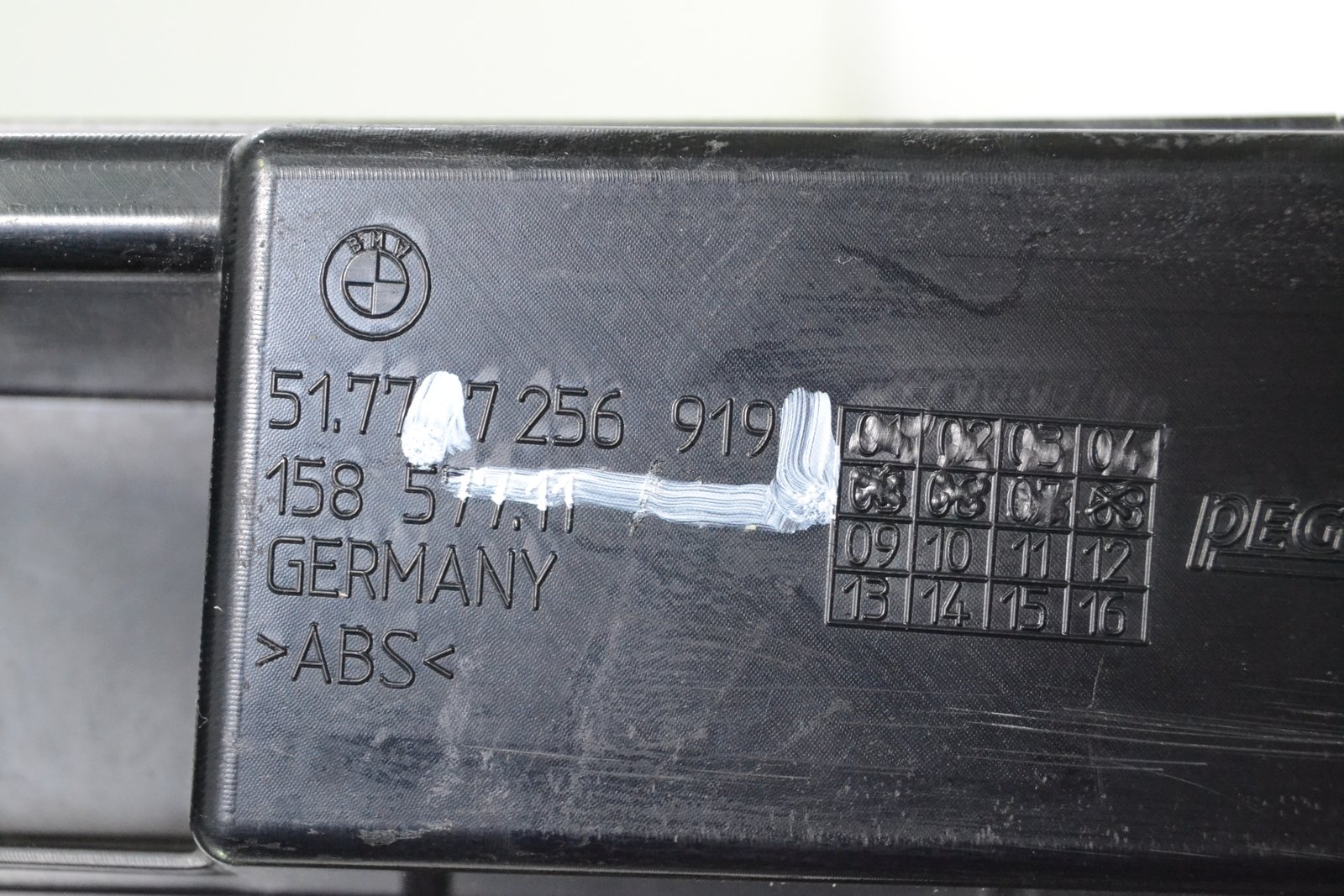 7256919 Кріплення порога bmw F30 F31