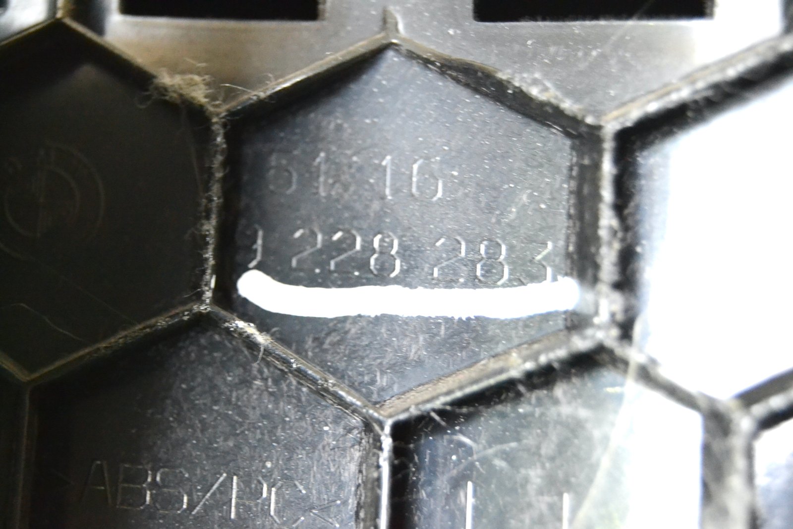 9228283 Бардачок bmw F30 F32 F34 F36