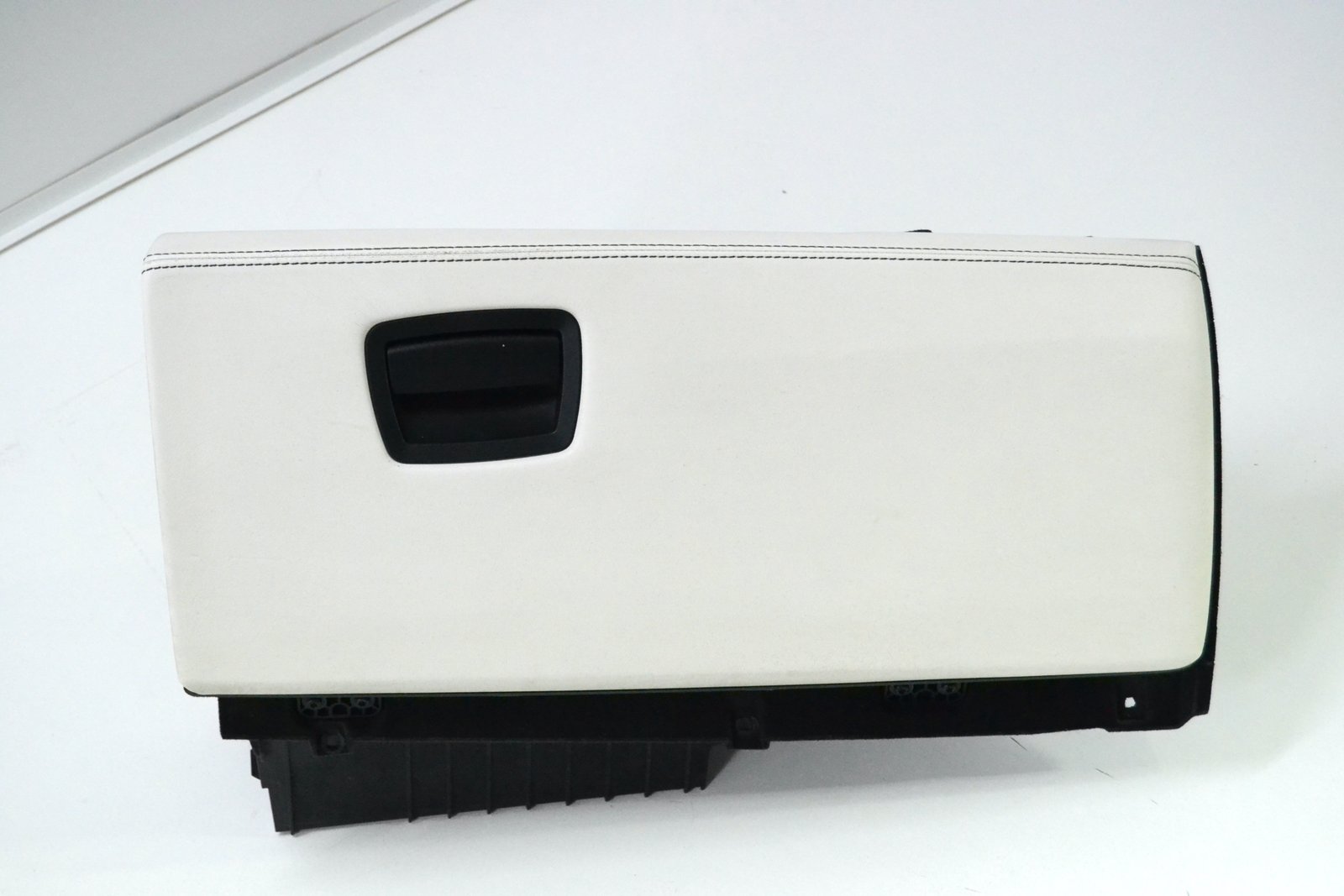 9112164 Бардачок bmw F01 F02 F04