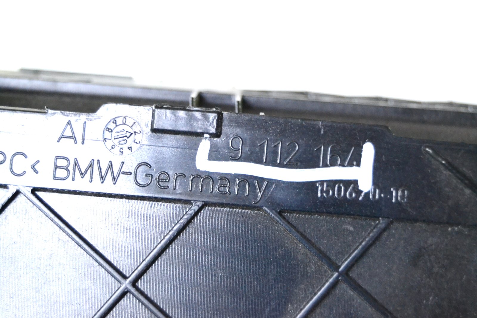9112164 Бардачок bmw F01 F02 F04