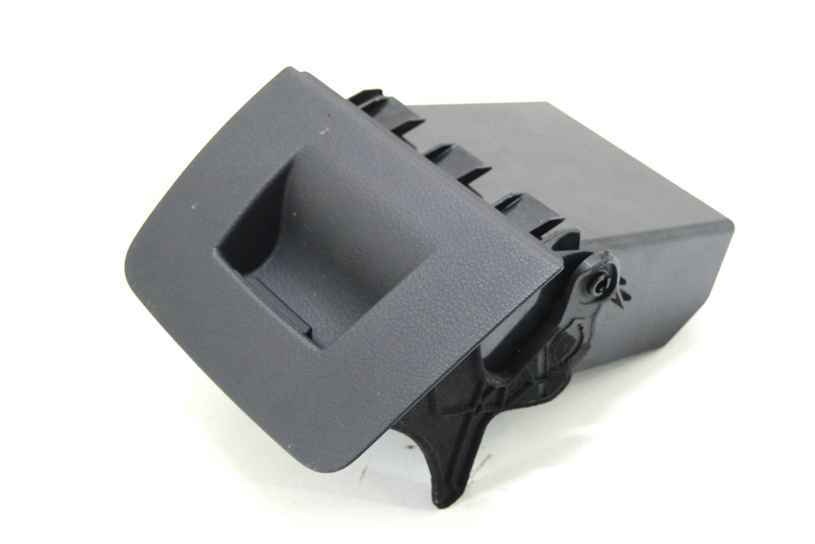 9218529 Бардачок bmw F30 F31 F36