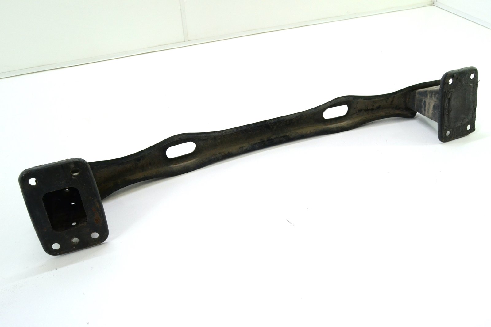 7158449 Підсилювач бампера задній bmw E70 E71