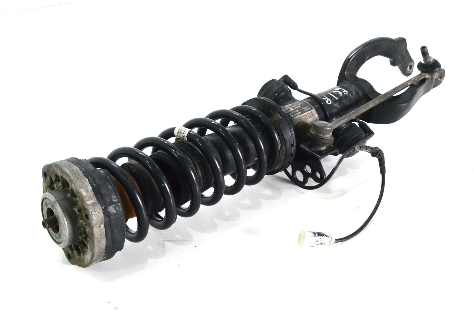 6851128 Стійка амортизатора передня права bmw F01 F02 VDC