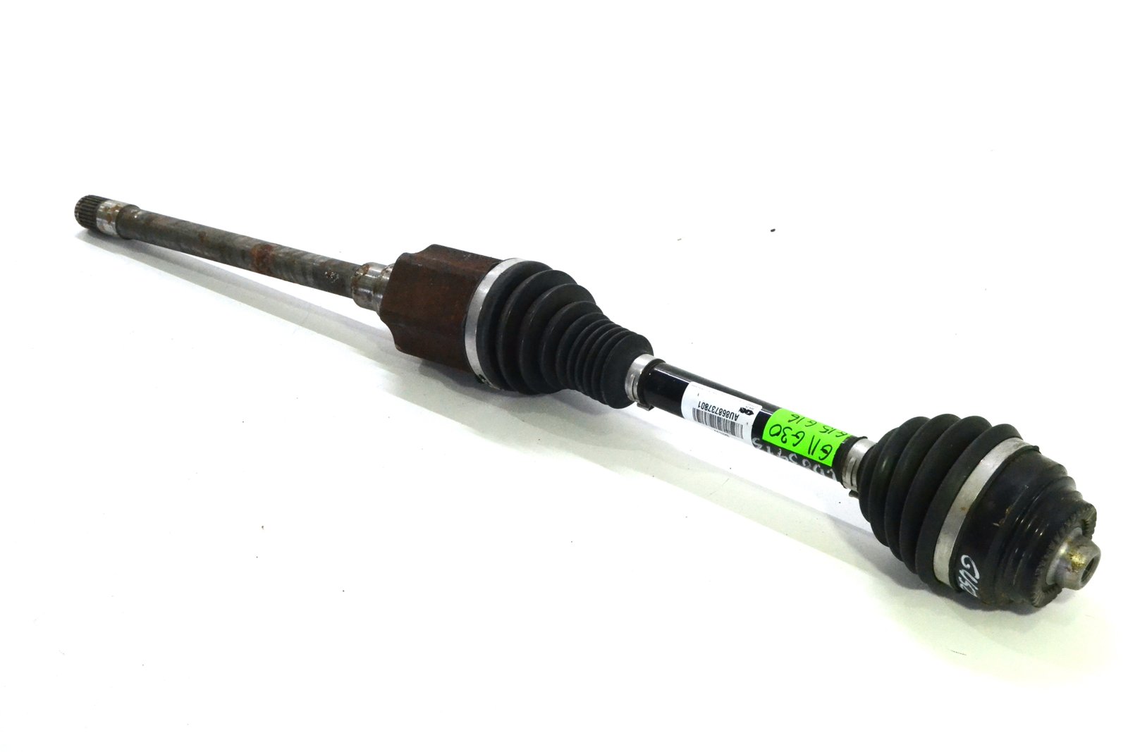 8687378 Передня піввісь права bmw G11 G12 G30 G16 50i 60i