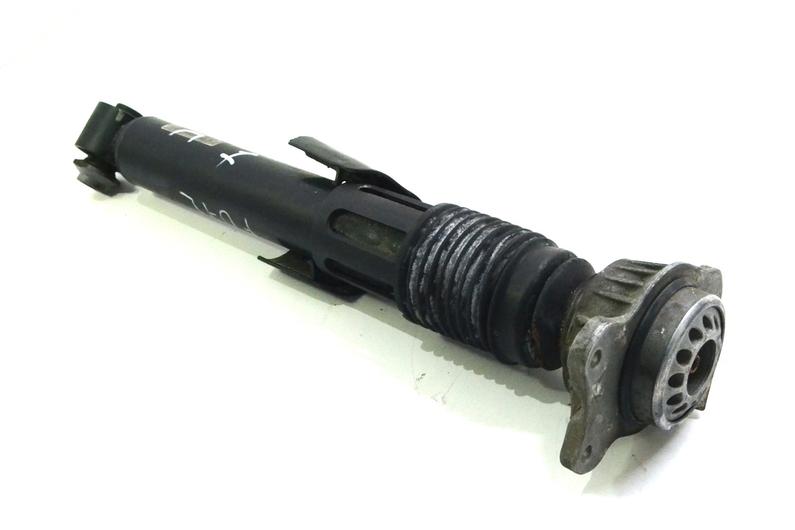 6798150 Амортизатор задній правий bmw F07