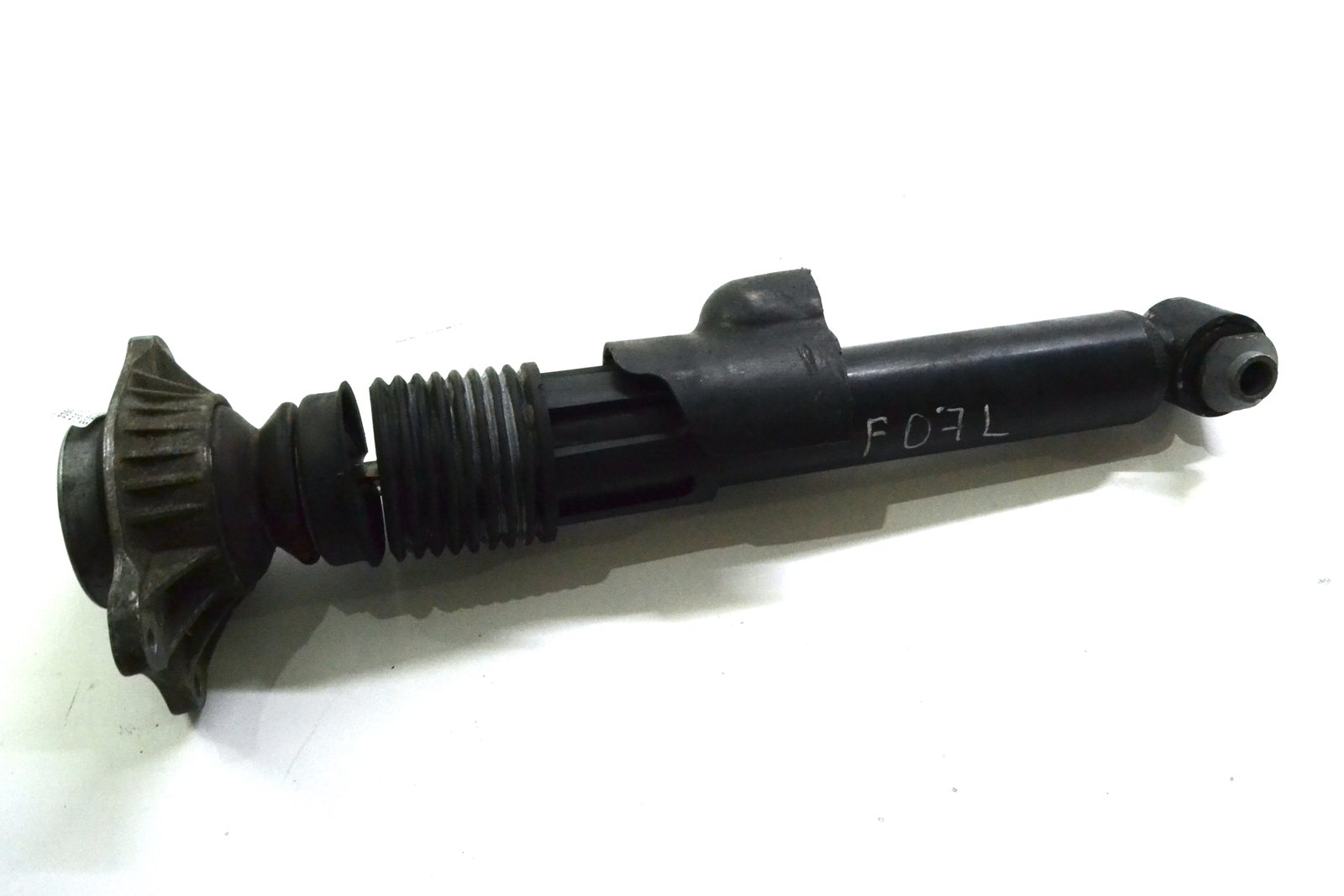 6798150 Амортизатор задній правий bmw F07