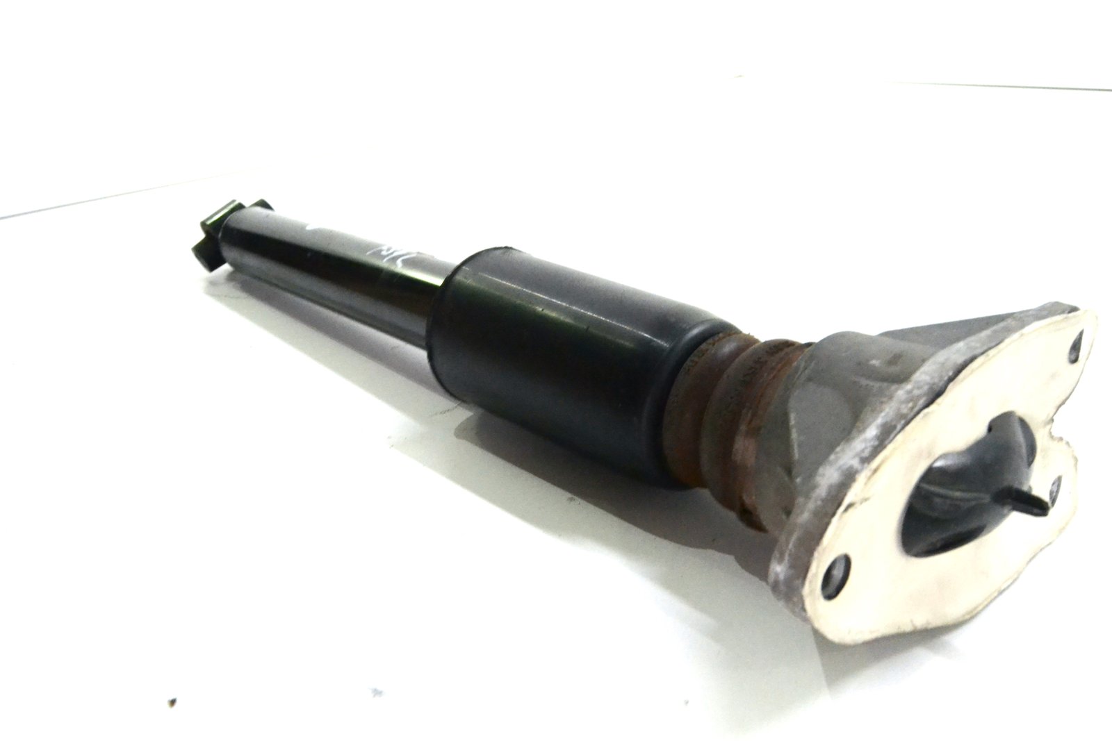 6870937 6873778 Амортизатор задній лівий bmw F34