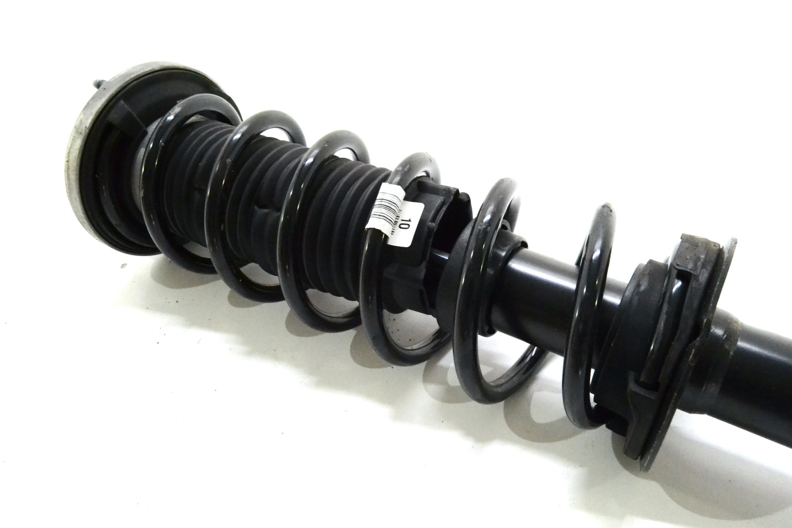 6866615 Амортизатор задній лівий bmw G30