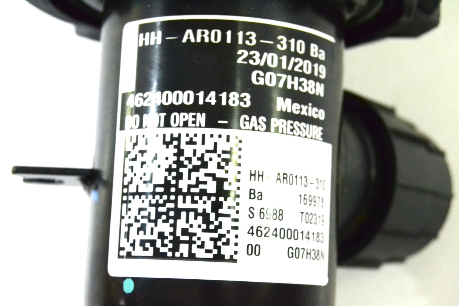 6869048 Пневмо амортизатор задній правий bmw G05