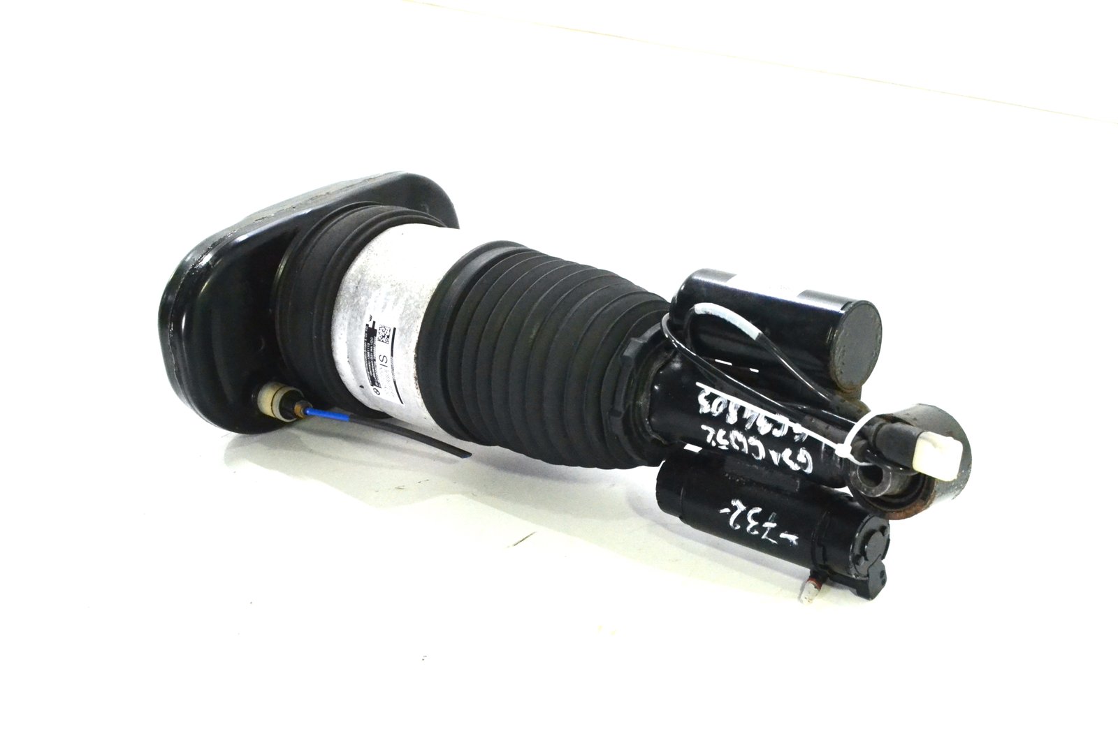 6882826 Пневмо амортизатор задній правий bmw G31 VDC