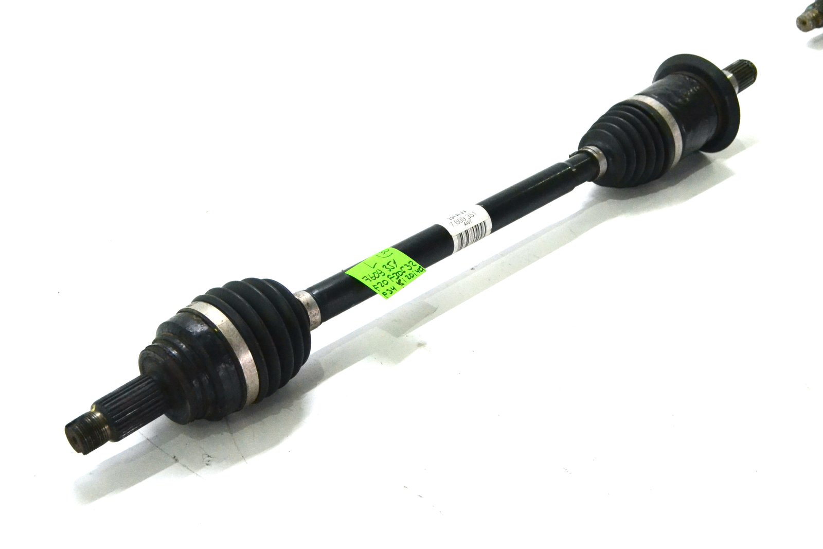 7609351 Піввісь задня ліва bmw F20 F30 F32 F34 F36